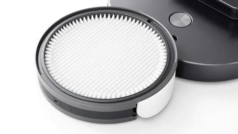 Ilustração de acessórios de manutenção para melhorar a eficiência do robô aspirador.