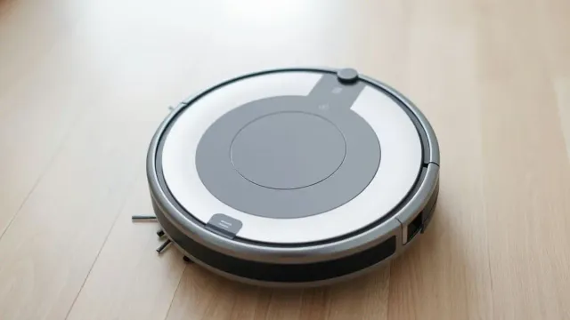 Robô aspirador Multilaser HO041 é bom? Veja preço e avaliação completa